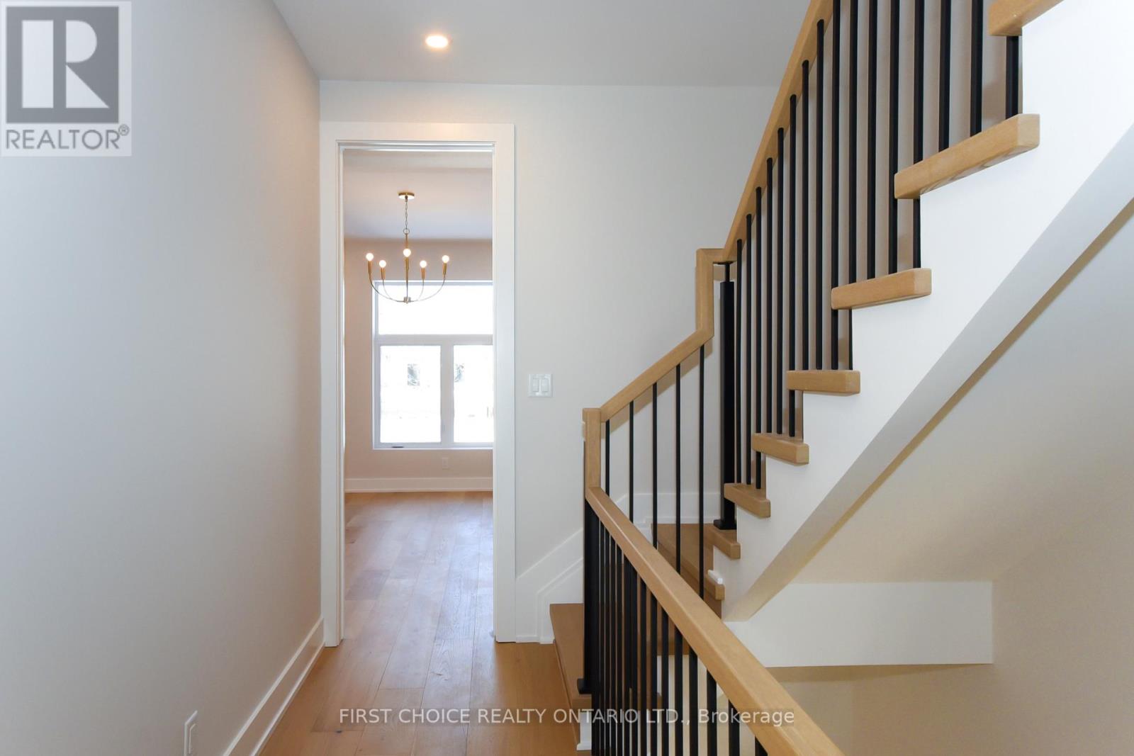 29 Third Avenue, Ottawa, Ontario  K1S 2J5 - Photo 14 - X12751180