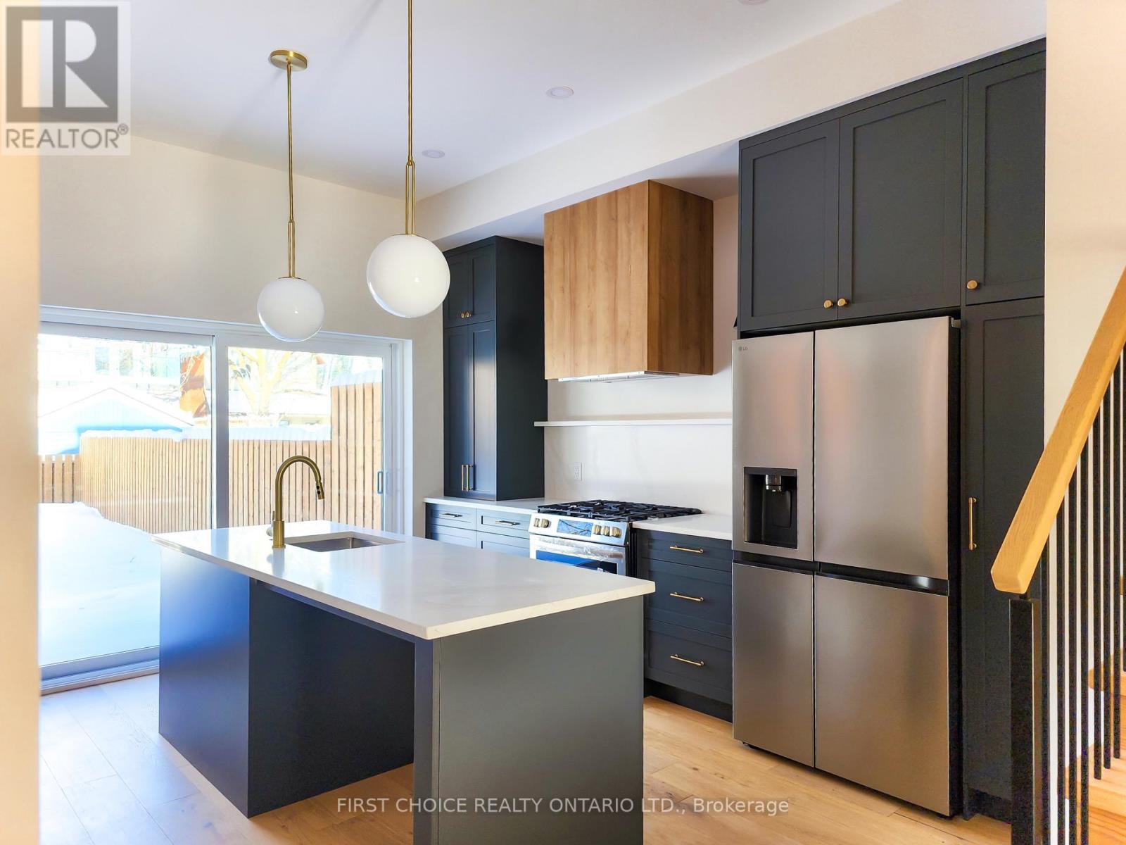 29 Third Avenue, Ottawa, Ontario  K1S 2J5 - Photo 9 - X12751180