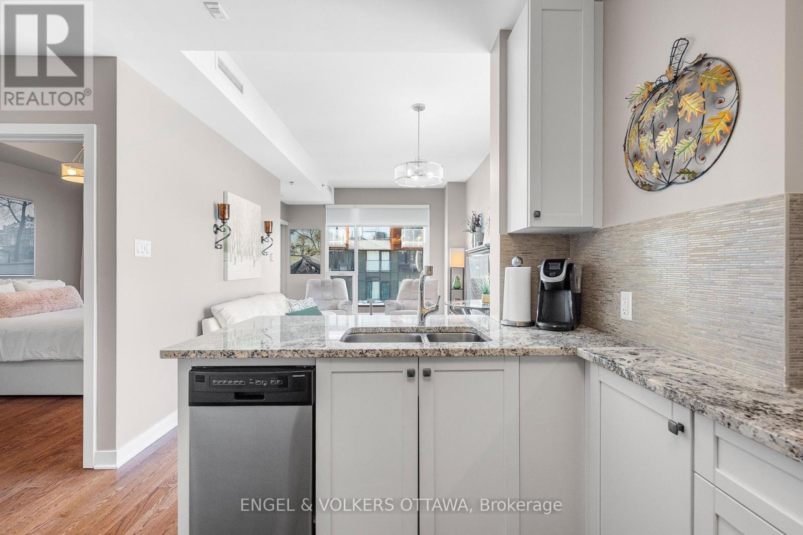 806 - 300c Lett Street, Ottawa, Ontario  K1R 0B8 - Photo 17 - X12761032