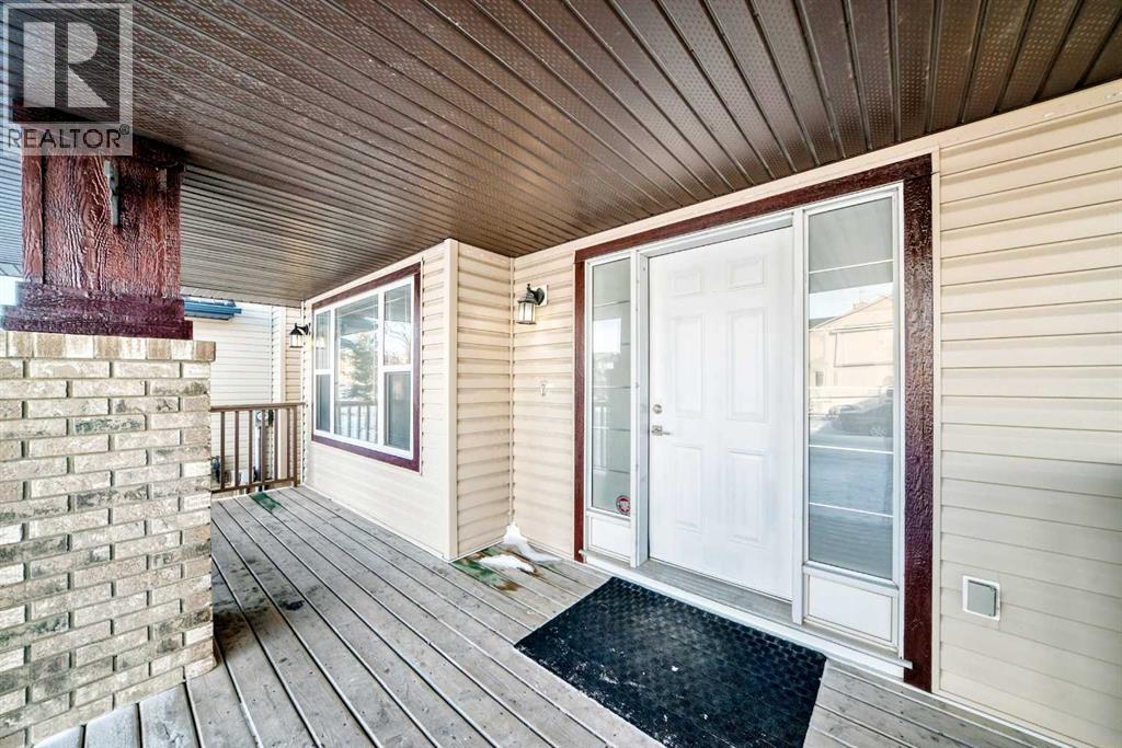 99 Saddlecrest Way Ne, Calgary, Alberta  T3J 5N1 - Photo 2 - A2276076