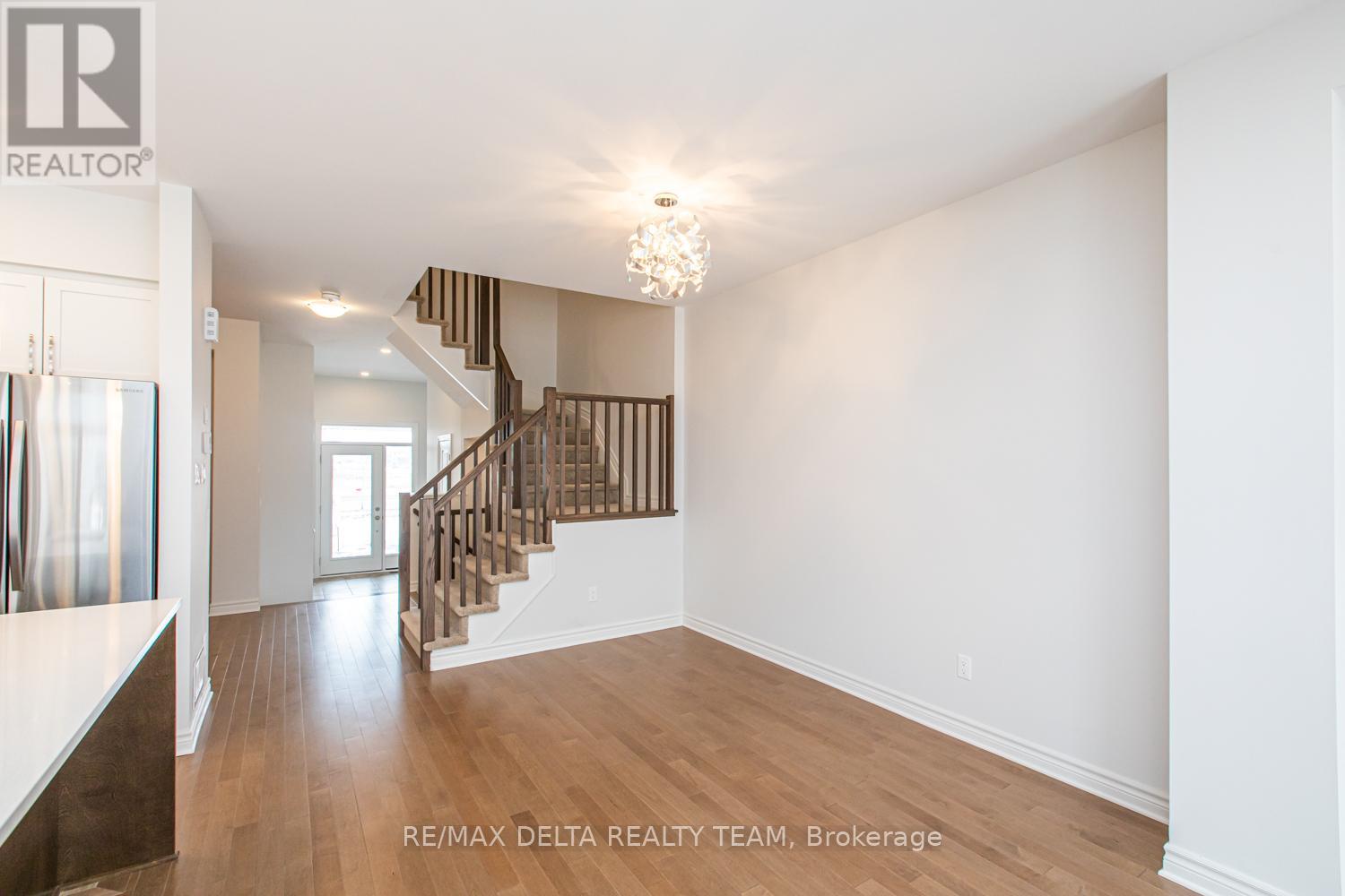 667 Cordelette Circle, Ottawa, Ontario  K1W 0P2 - Photo 2 - X12761126