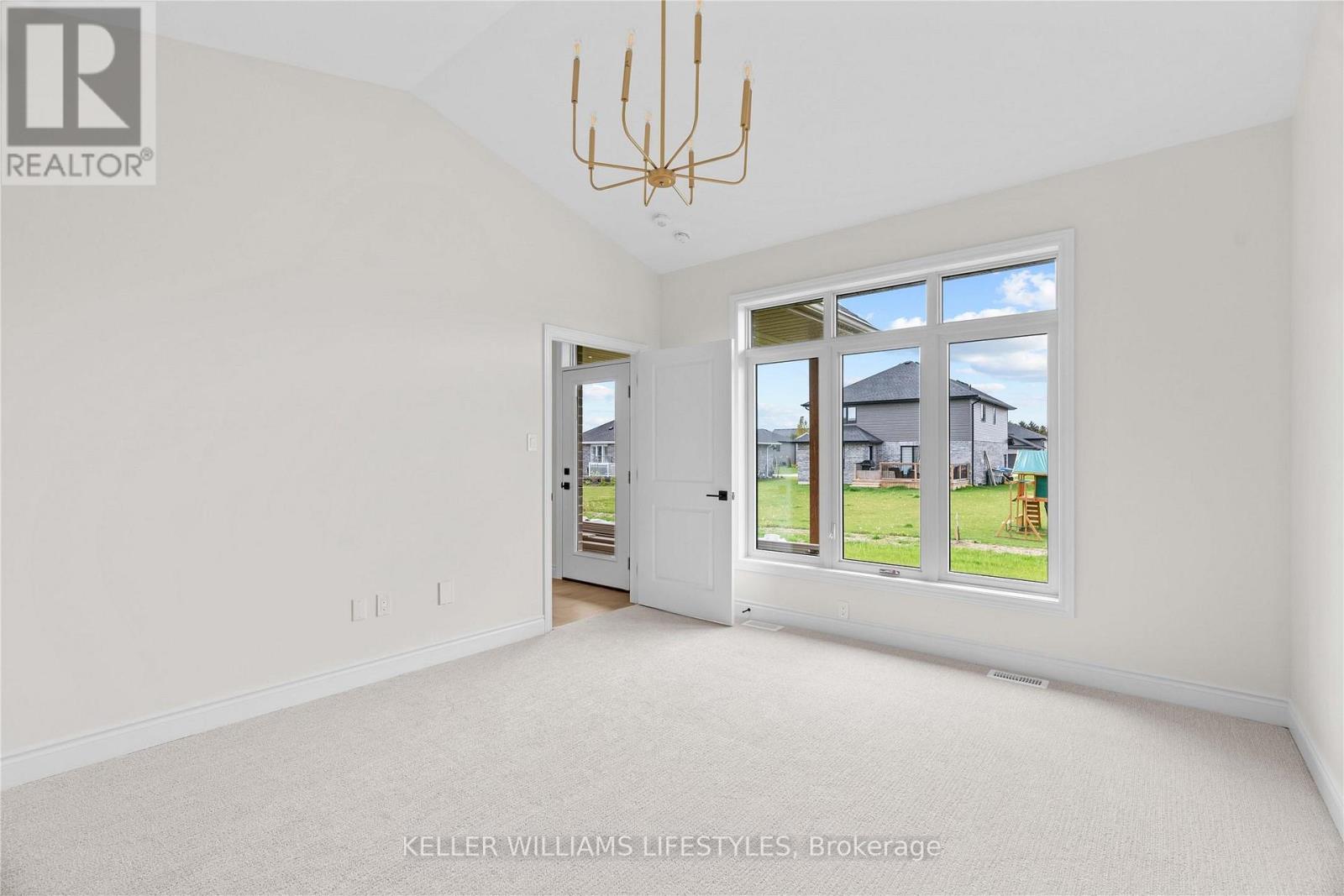 110 Leneve Street, Lambton Shores, Ontario  N0N 1J0 - Photo 21 - X12761626