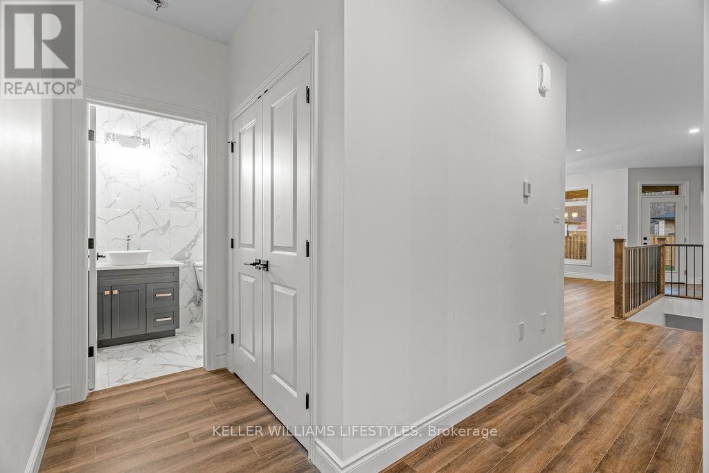 108 Leneve Street, Lambton Shores, Ontario  N0N 1J0 - Photo 9 - X12761624