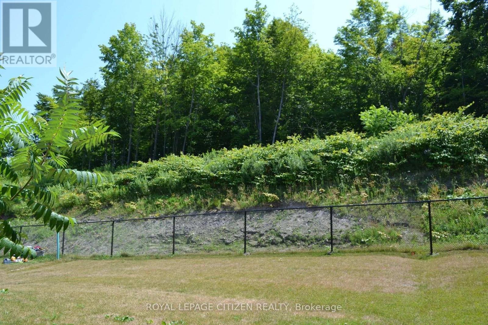 13 Revol Road, Penetanguishene, Ontario  L9M 0W8 - Photo 5 - S12761606