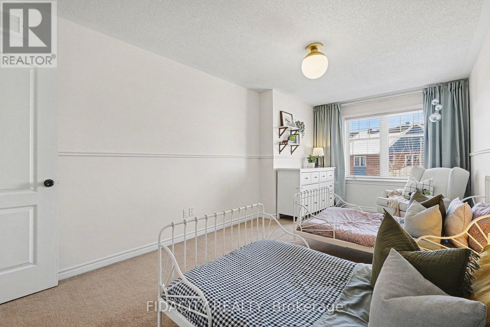 291 Horseshoe Crescent, Ottawa, Ontario  K2S 0B7 - Photo 21 - X12761164