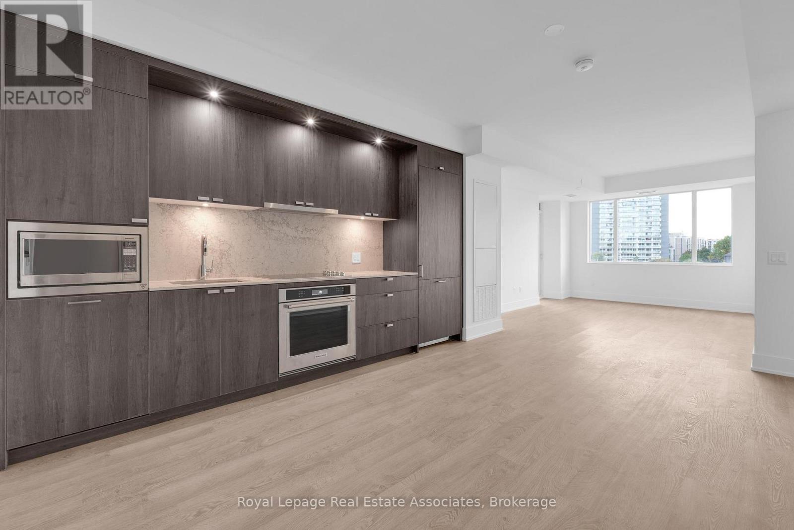 421 - 259 The Kingsway, Toronto (Edenbridge-Humber Valley), Ontario  M9A 0G2 - Photo 2 - W12477191