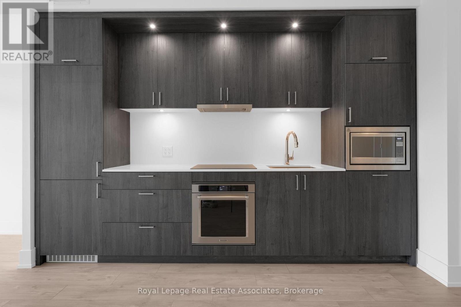 312 - 259 The Kingsway, Toronto (Edenbridge-Humber Valley), Ontario  M9A 0G2 - Photo 3 - W12472132