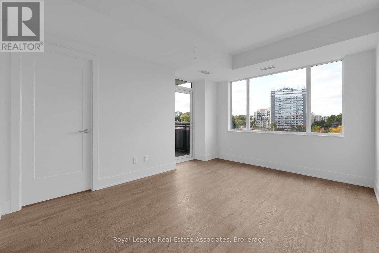 421 - 259 The Kingsway, Toronto (Edenbridge-Humber Valley), Ontario  M9A 0G2 - Photo 6 - W12477191