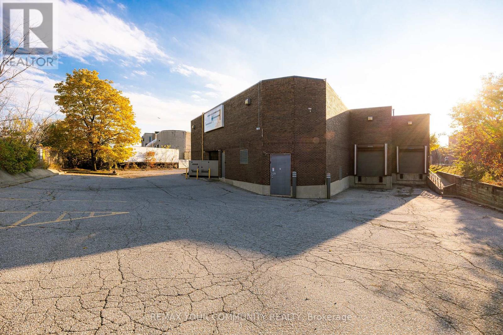 785 Arrow Road, Toronto, Ontario  M9M 2L4 - Photo 20 - W12541528