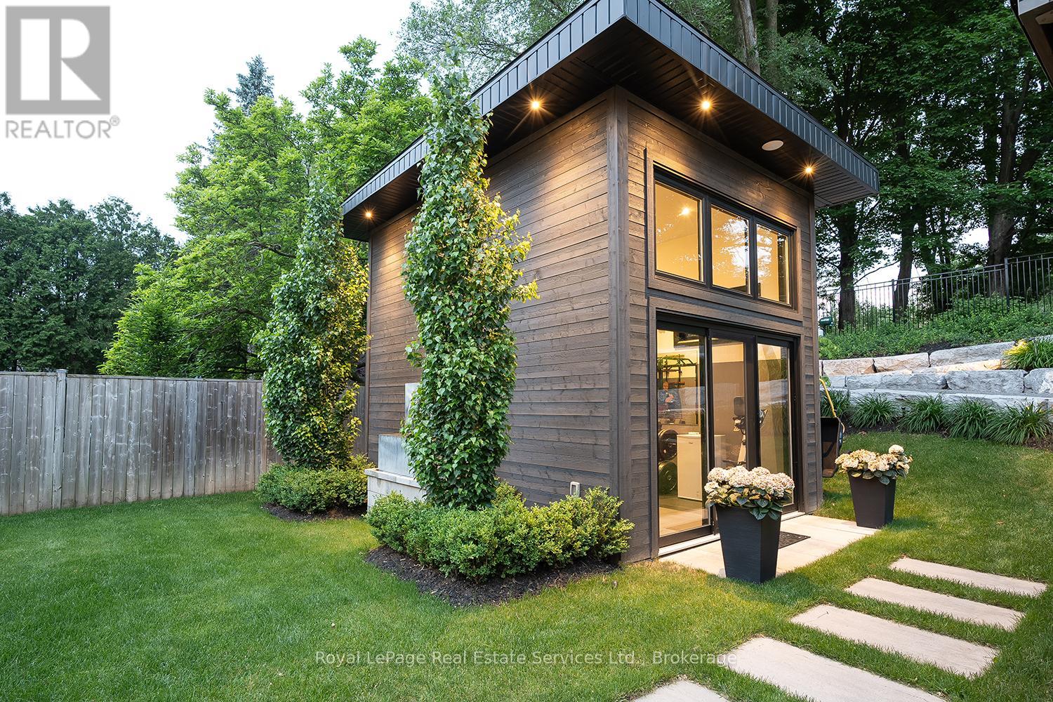 111 Judith Crescent, Hamilton, Ontario  L9G 1L3 - Photo 4 - X12761042