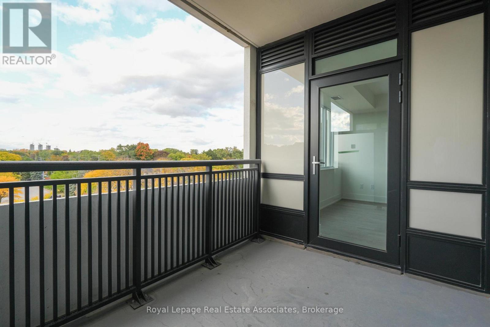 421 - 259 The Kingsway, Toronto (Edenbridge-Humber Valley), Ontario  M9A 0G2 - Photo 8 - W12477191