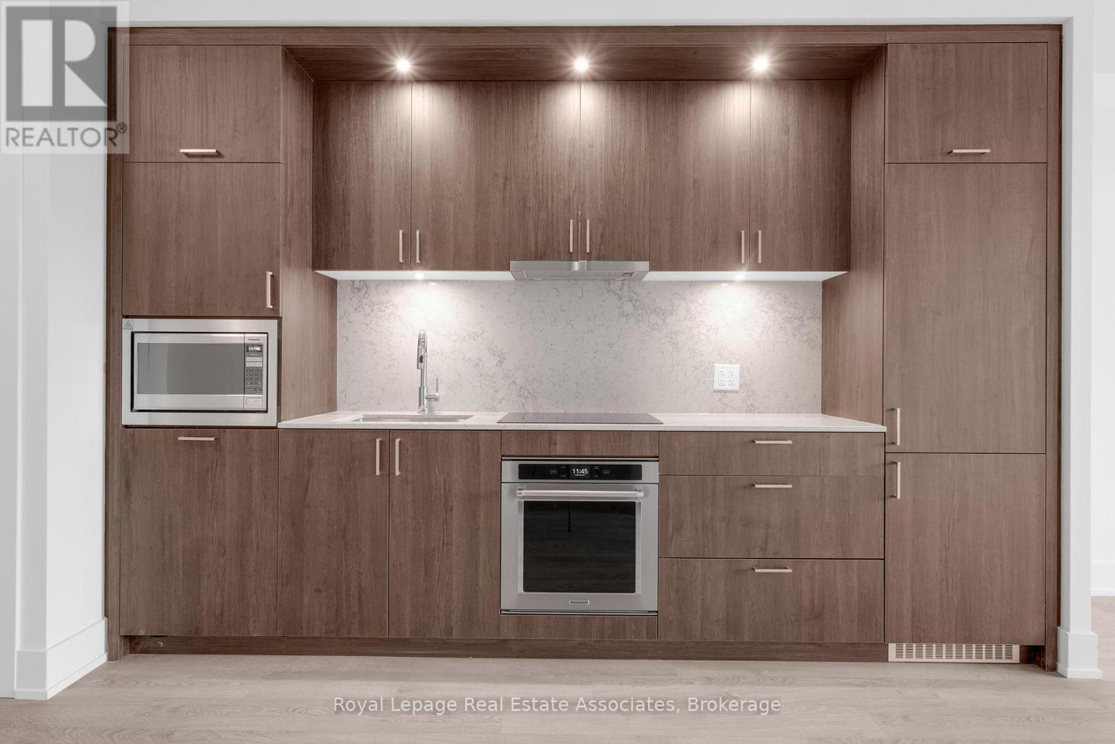 615 - 259 The Kingsway, Toronto (Edenbridge-Humber Valley), Ontario  M9A 0G2 - Photo 3 - W12595672