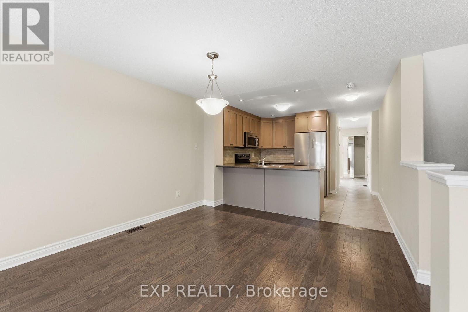 634 Danaca Private, Ottawa, Ontario  K1K 2V7 - Photo 10 - X12761578