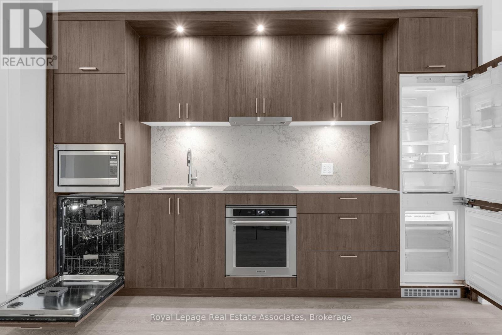 615 - 259 The Kingsway, Toronto (Edenbridge-Humber Valley), Ontario  M9A 0G2 - Photo 4 - W12595672