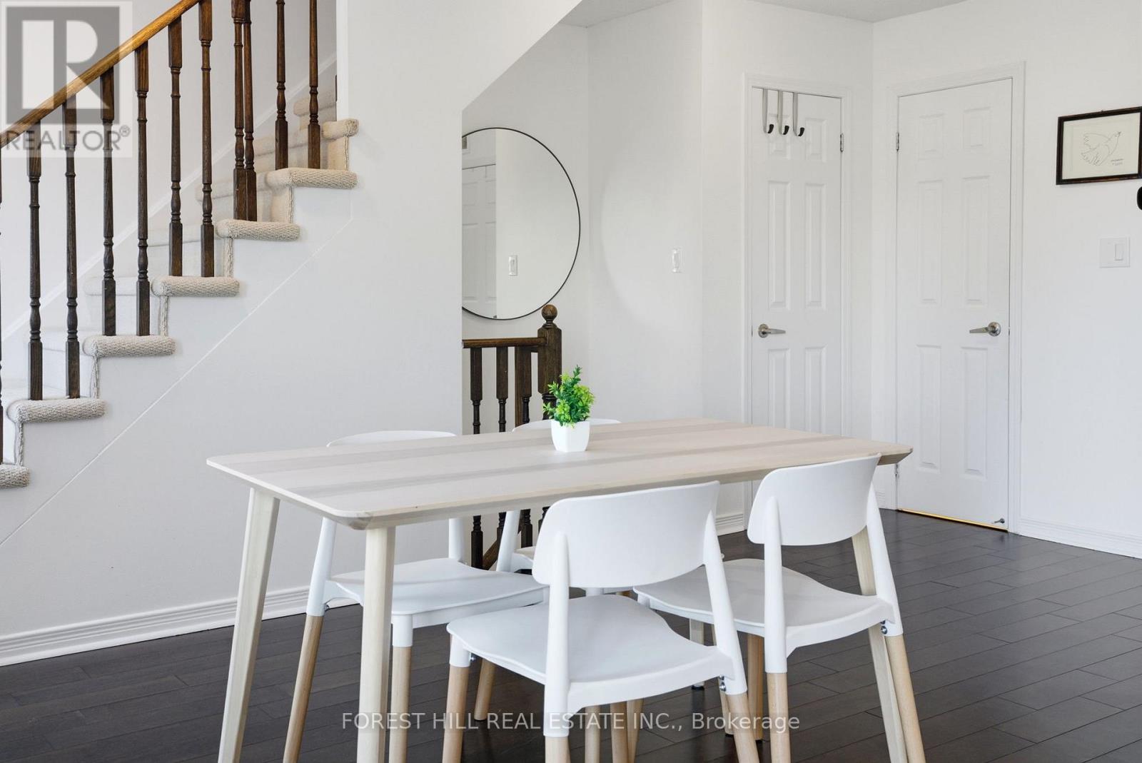 220 - 20 Elsie Lane, Toronto, Ontario  M6P 3N9 - Photo 5 - W12761150