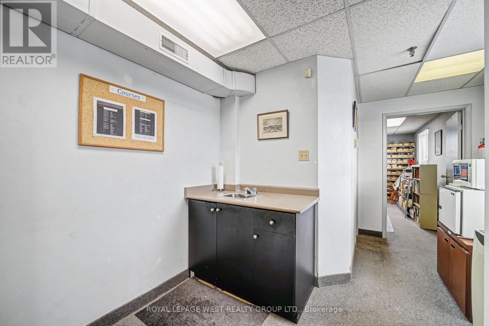 1 - 2 Steinway Boulevard, Toronto, Ontario  M9W 6J8 - Photo 14 - W12761166