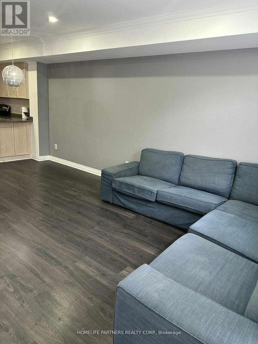 10 - 605 Shoreline Drive, Mississauga, Ontario  L5B 4K3 - Photo 2 - W12761174