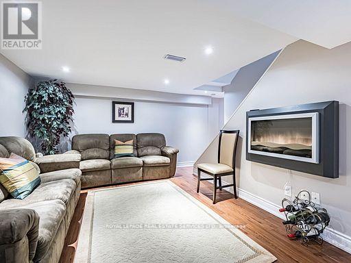 153 Elliott Street, Brampton, Ontario  L6Y 1W7 - Photo 35 - W12761162