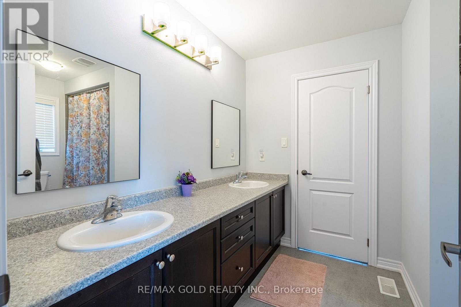 10 Spokanne Street, Brampton (Sandringham-Wellington North), Ontario  L6R 4A2 - Photo 27 - W12756232