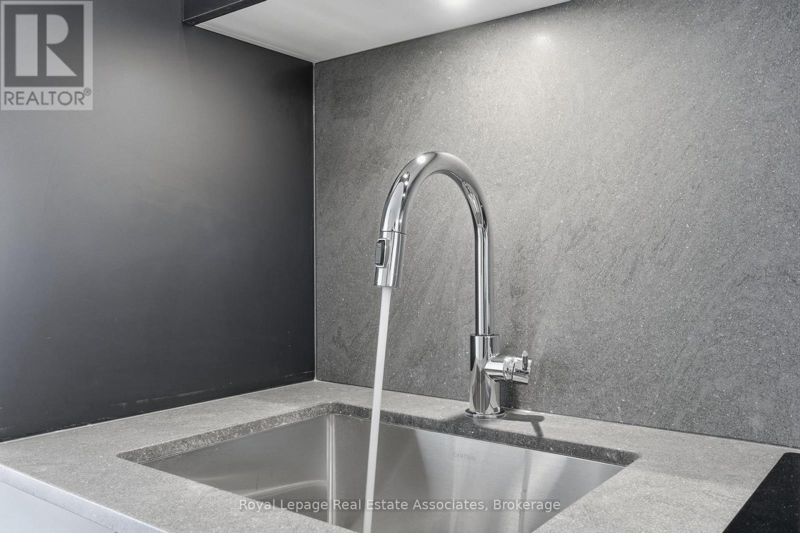 630 - 259 The Kingsway, Toronto (Edenbridge-Humber Valley), Ontario  M9A 0G2 - Photo 4 - W12721776