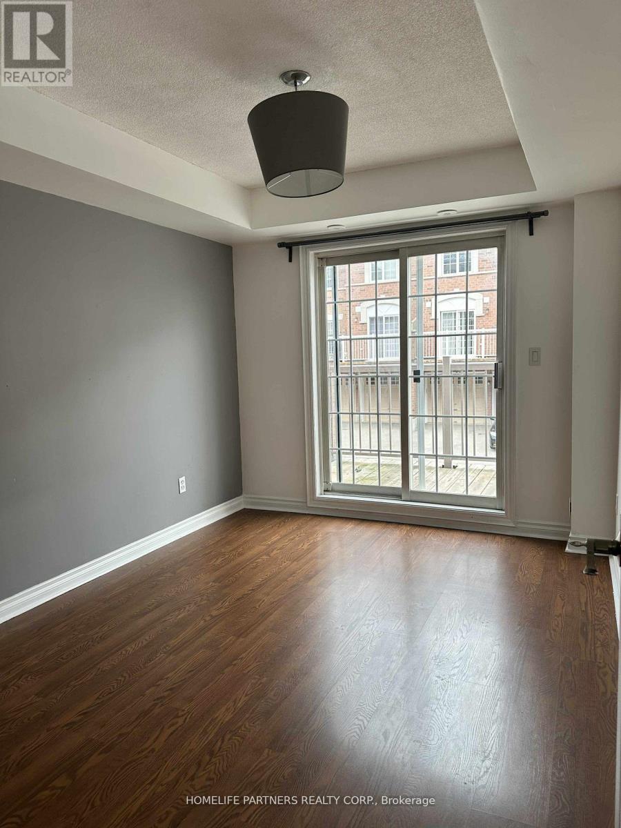 10 - 605 Shoreline Drive, Mississauga, Ontario  L5B 4K3 - Photo 8 - W12761174