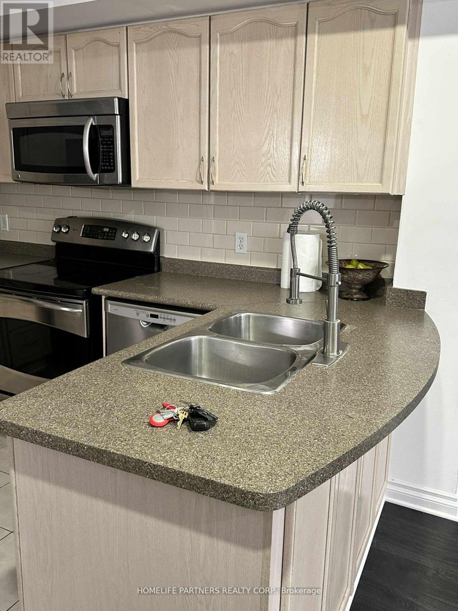 10 - 605 Shoreline Drive, Mississauga, Ontario  L5B 4K3 - Photo 4 - W12761174