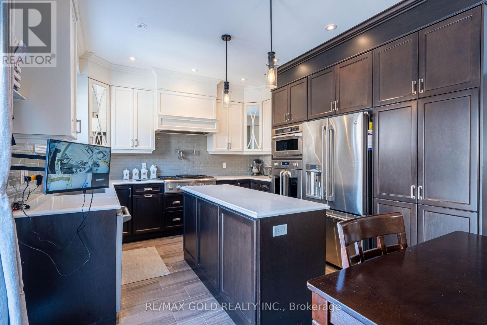 10 Spokanne Street, Brampton (Sandringham-Wellington North), Ontario  L6R 4A2 - Photo 10 - W12756232