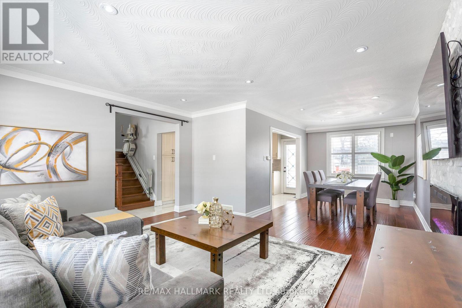 16 Marblehead Road, Toronto, Ontario  M9R 3B6 - Photo 8 - W12756268