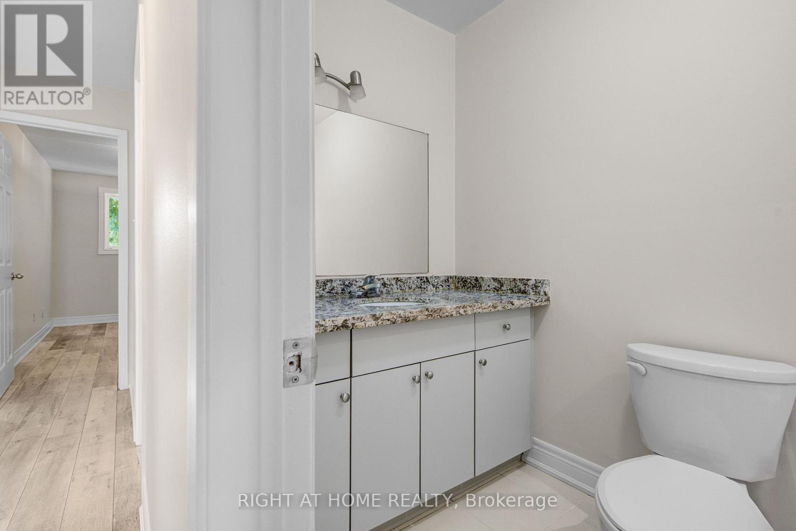 2594 Lundene Road, Mississauga (Clarkson), Ontario  L5J 1P8 - Photo 12 - W12761242