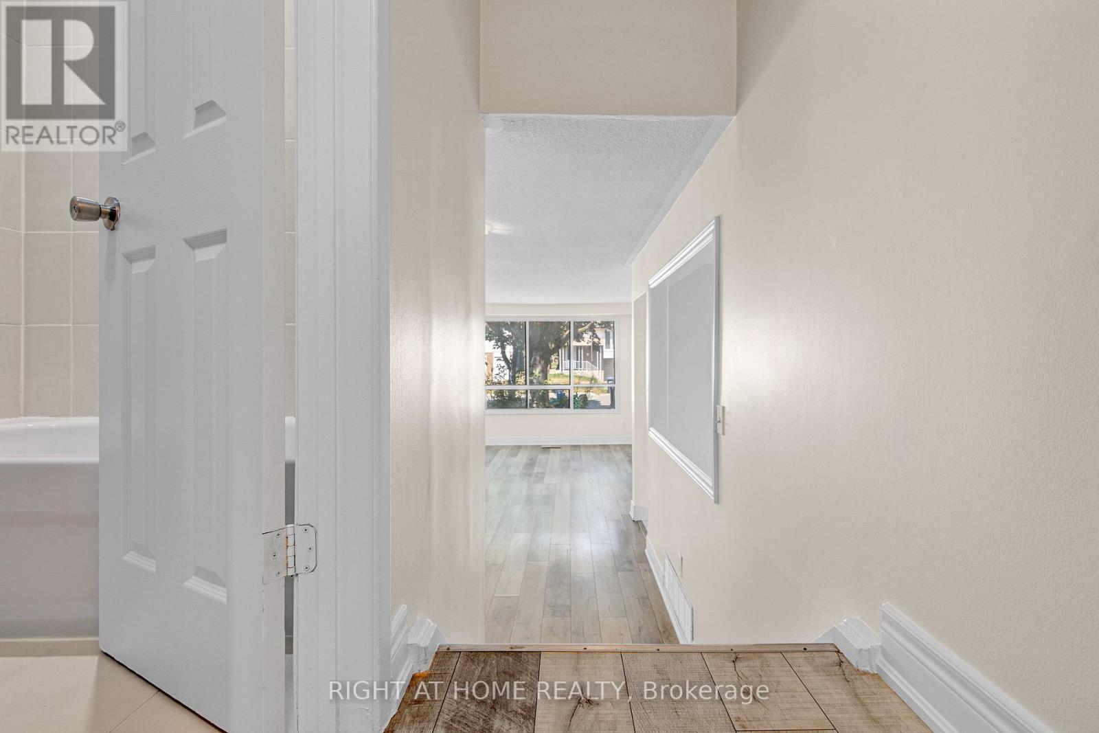 2594 Lundene Road, Mississauga (Clarkson), Ontario  L5J 1P8 - Photo 16 - W12761242