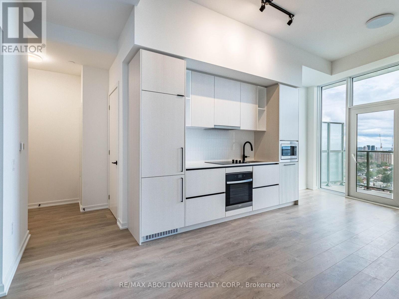 1912 - 10 Graphophone Grove, Toronto, Ontario  M6H 0E5 - Photo 8 - W12761272