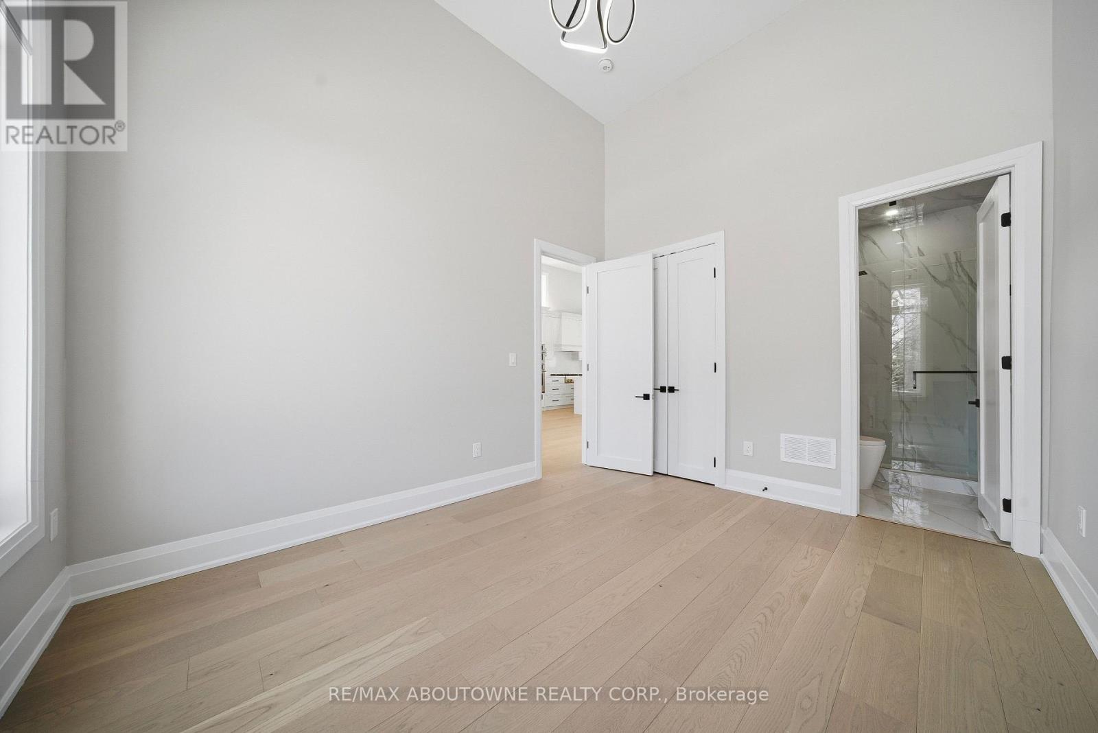 2091 Bridge Road, Oakville, Ontario  L6L 2E8 - Photo 6 - W12758820