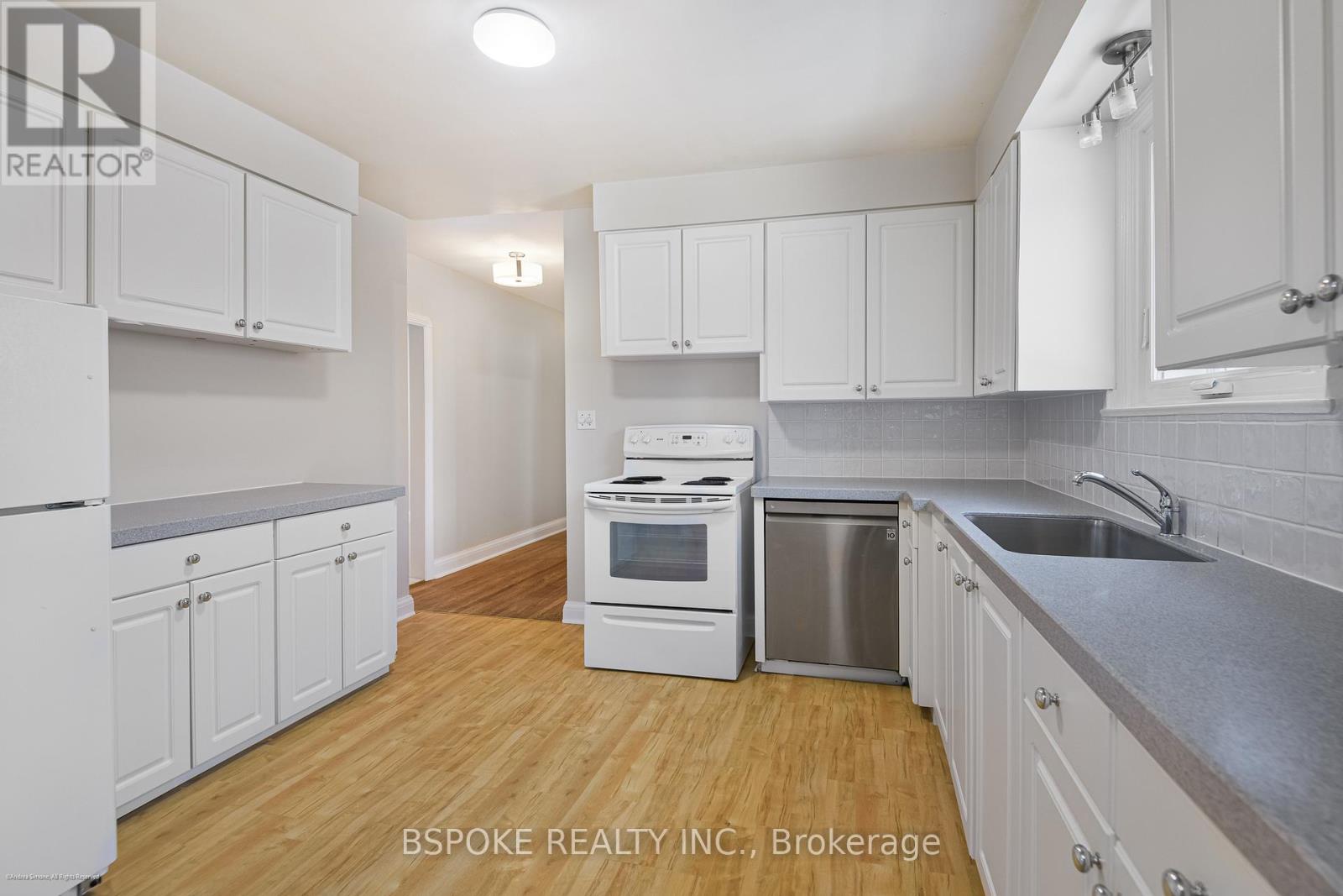 70 Jopling Avenue N, Toronto, Ontario  M9B 4G4 - Photo 8 - W12761258