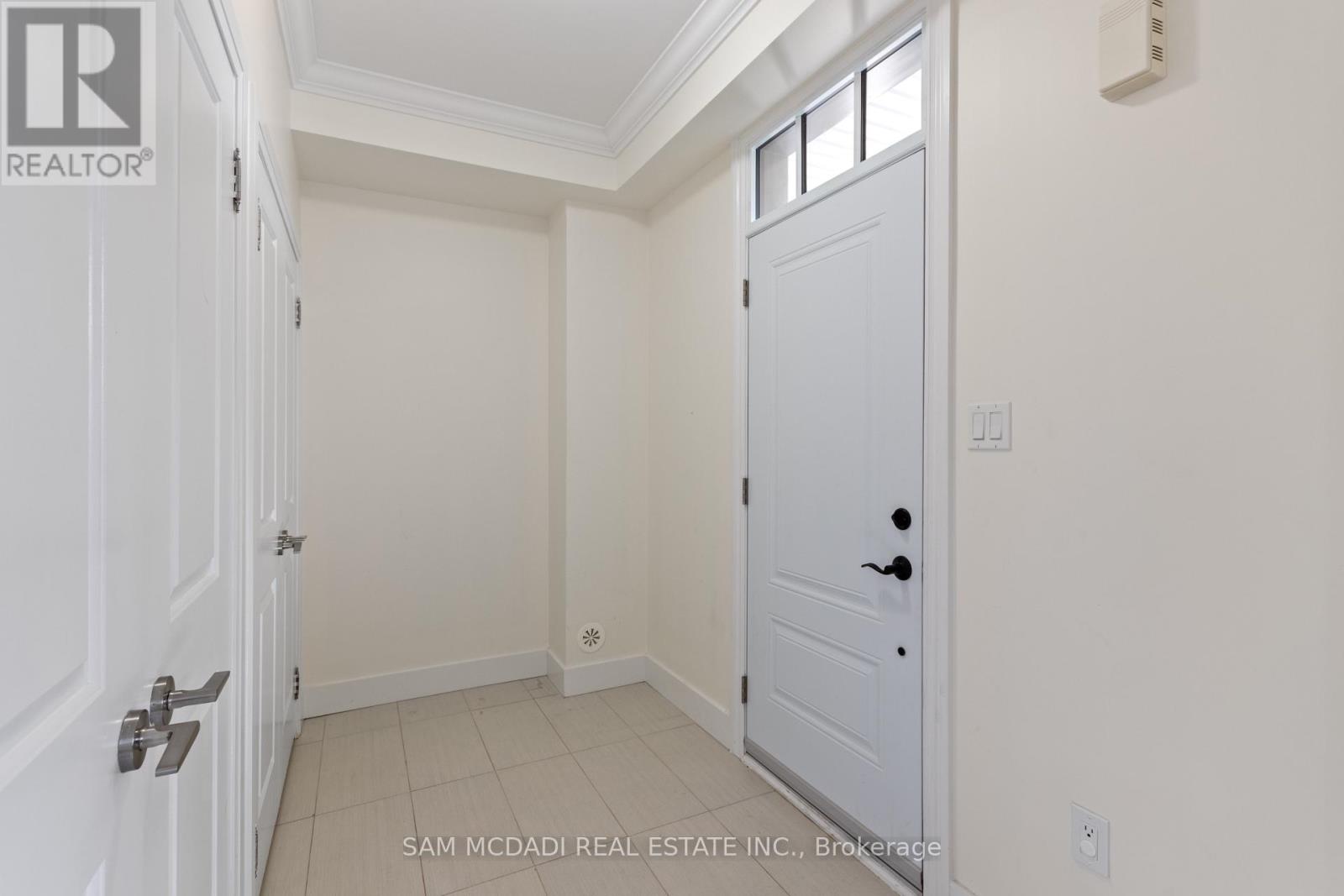 23 - 3083 Cawthra Road, Mississauga, Ontario  L5A 2X4 - Photo 10 - W12761232