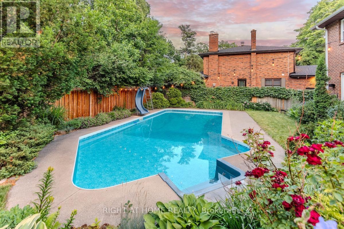 1456 Ballyclare Drive, Mississauga (Erindale), Ontario  L5C 1J5 - Photo 37 - W12761324