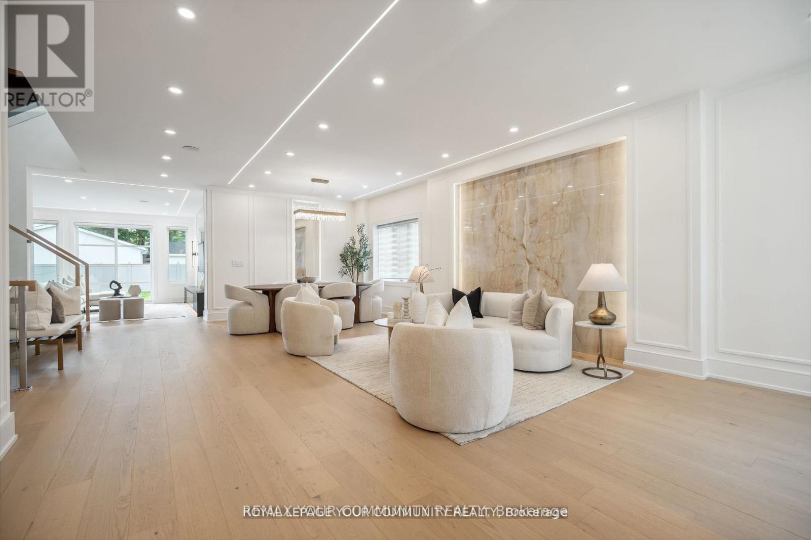 14 Ranwood Drive, Toronto, Ontario  M9N 3E9 - Photo 9 - W12760756