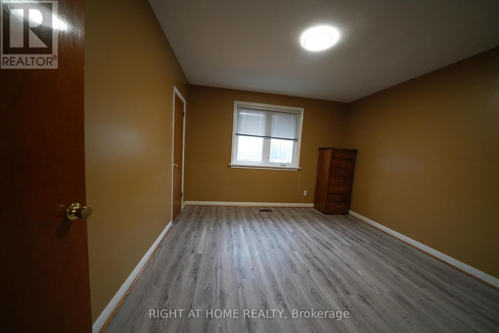 35 Beckett Avenue, Toronto (Rustic), Ontario  M6L 2B3 - Photo 7 - W12761268