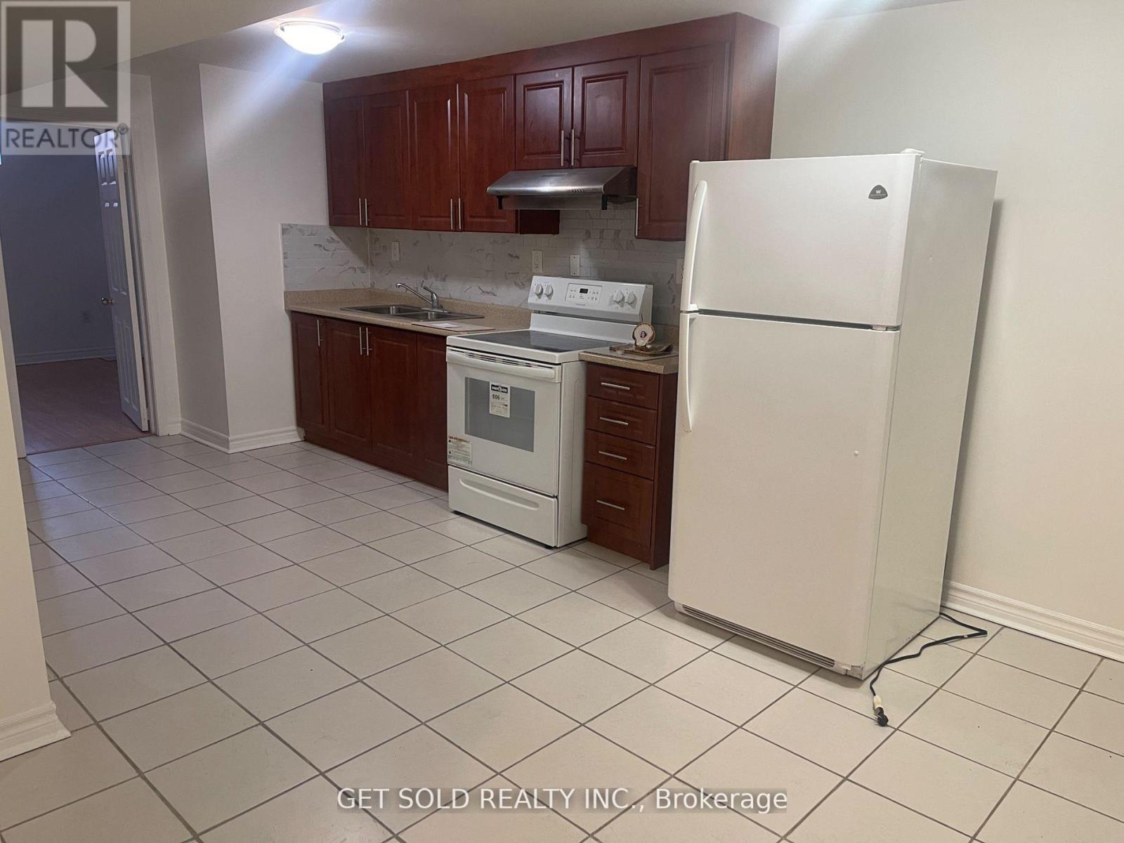 48 Bankview Circle, Toronto, Ontario  M9W 6S5 - Photo 3 - W12761334