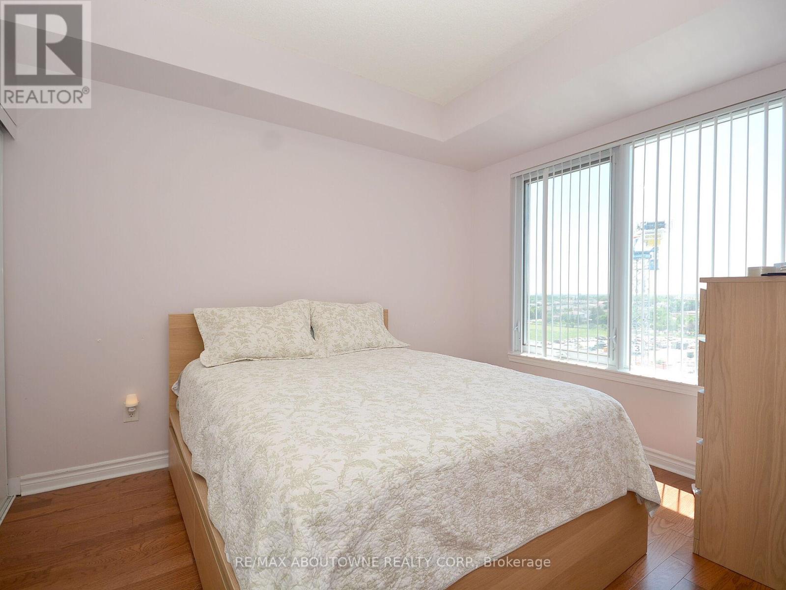 711 - 385 Prince Of Wales Drive, Mississauga (City Centre), Ontario  L5B 0C6 - Photo 20 - W12761296