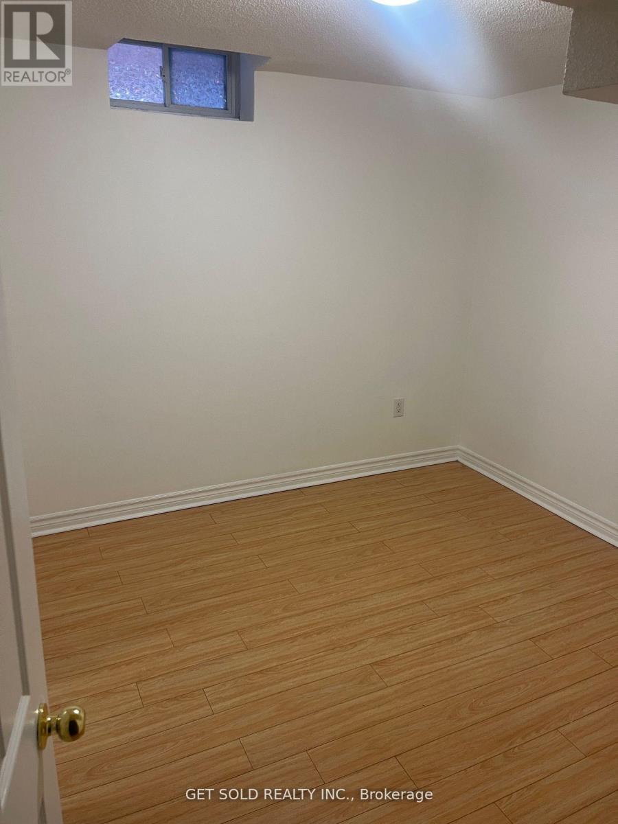 48 Bankview Circle, Toronto, Ontario  M9W 6S5 - Photo 7 - W12761334