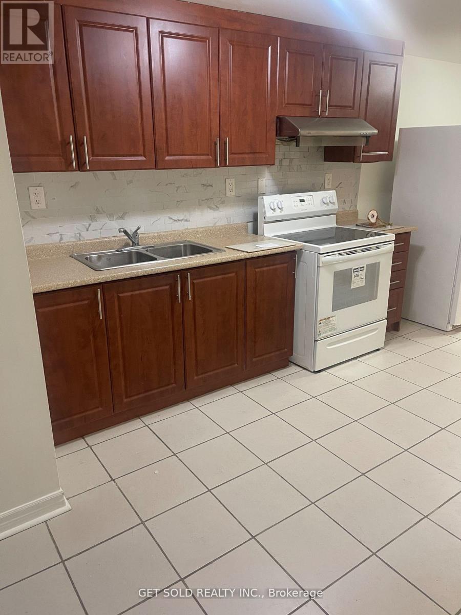 48 Bankview Circle, Toronto, Ontario  M9W 6S5 - Photo 10 - W12761334