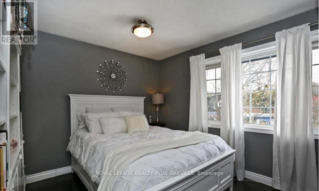 1065 Bomorda Drive, Oakville, Ontario  L6H 1Y3 - Photo 16 - W12761034