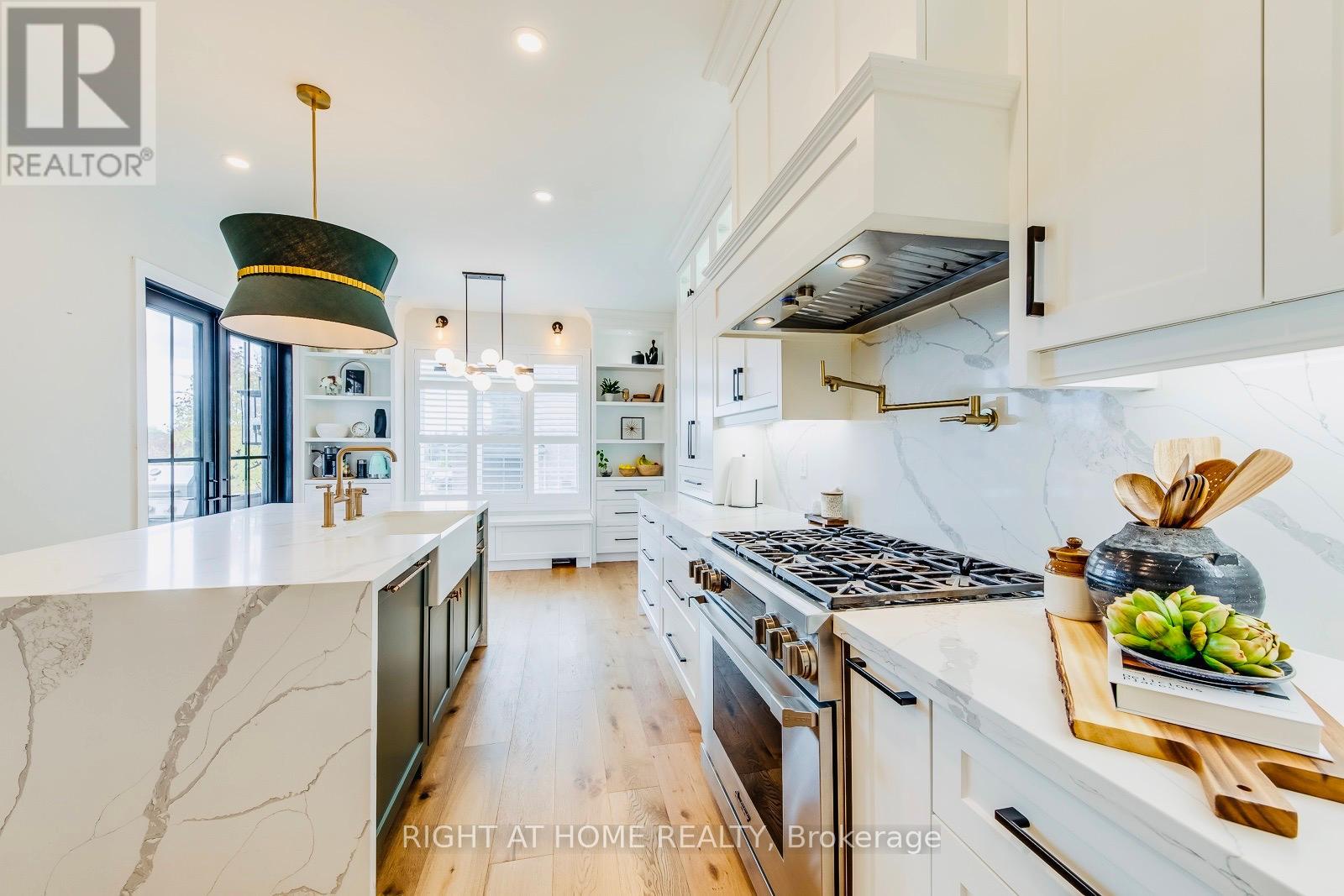 10 Cedarholme Avenue, Caledon, Ontario  L7C 3S9 - Photo 9 - W12761414