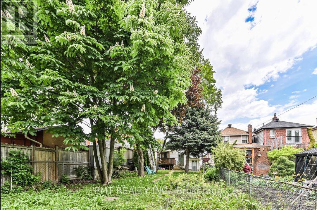 Bsmt - 406 Nairn Avenue, Toronto (Caledonia-Fairbank), Ontario  M6E 4J3 - Photo 17 - W12761404