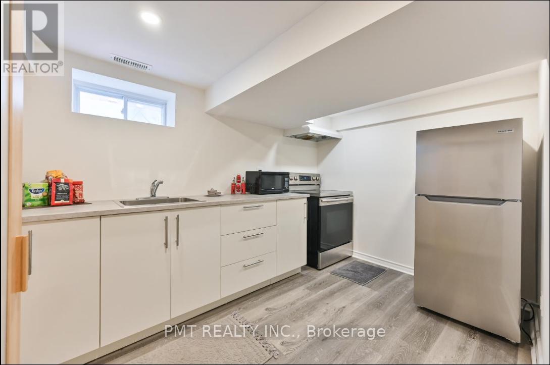 Bsmt - 406 Nairn Avenue, Toronto (Caledonia-Fairbank), Ontario  M6E 4J3 - Photo 6 - W12761404