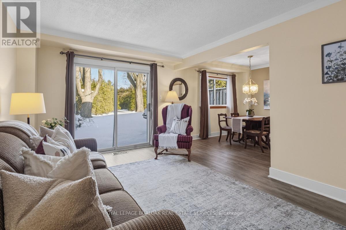 6 - 479 Woodview Road, Burlington, Ontario  L7N 2Z9 - Photo 6 - W12761458