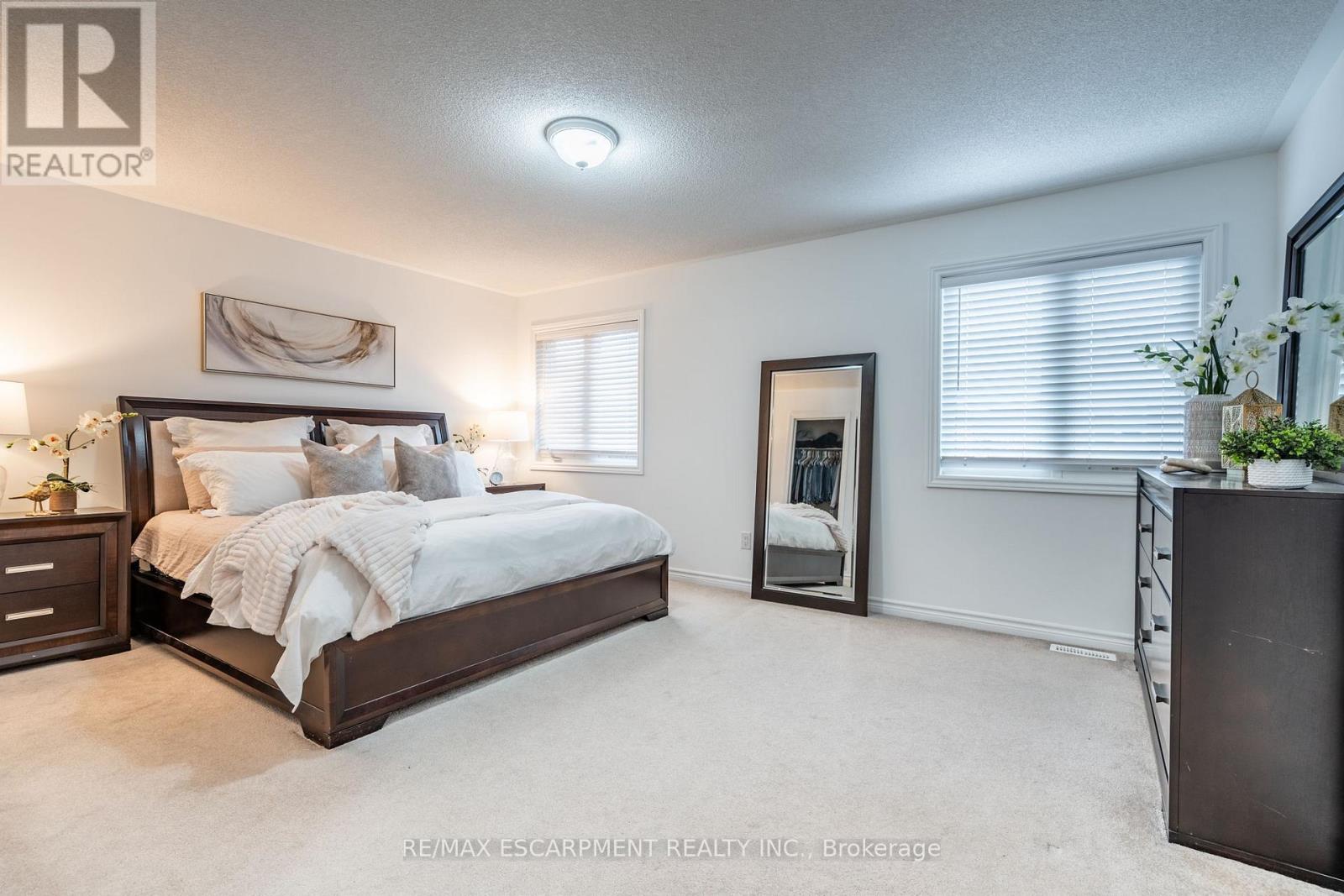 1327 Ruddy Crescent, Milton, Ontario  L9T 8M3 - Photo 16 - W12761488