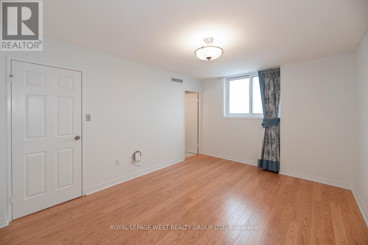 1408 - 812 Burnhamthorpe Road, Toronto (Markland Wood), Ontario  M9C 4W1 - Photo 14 - W12761588