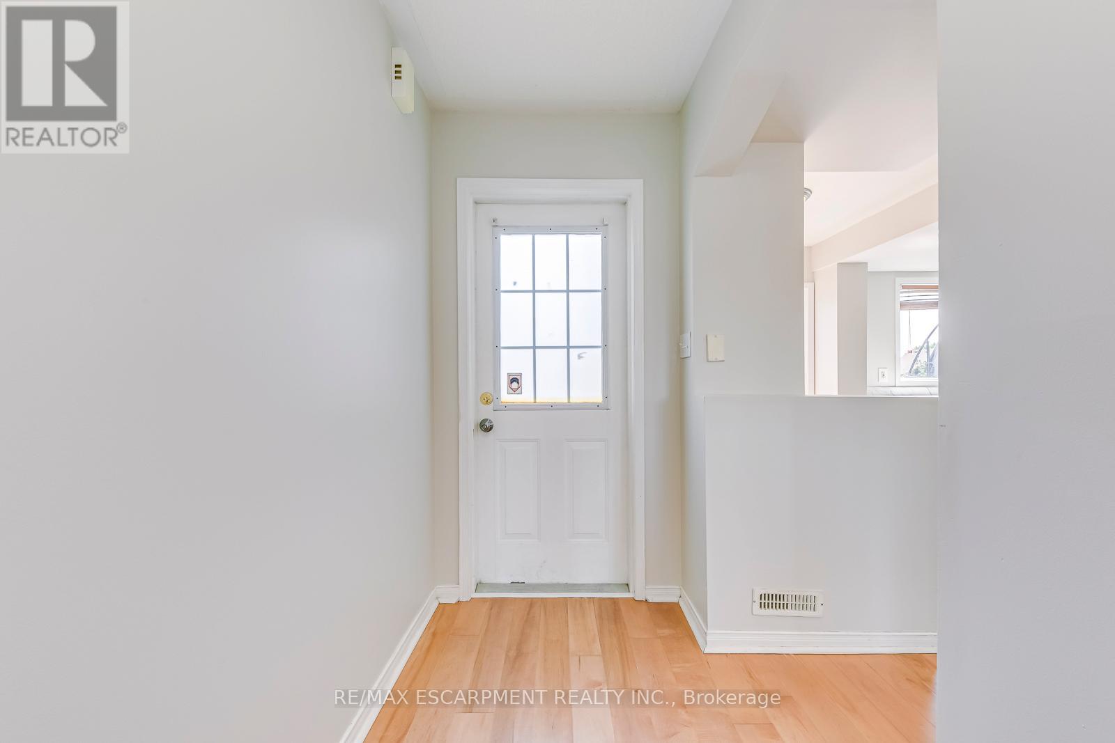 63 - 1489 Heritage Way, Oakville, Ontario  L6M 4M7 - Photo 5 - W12761620