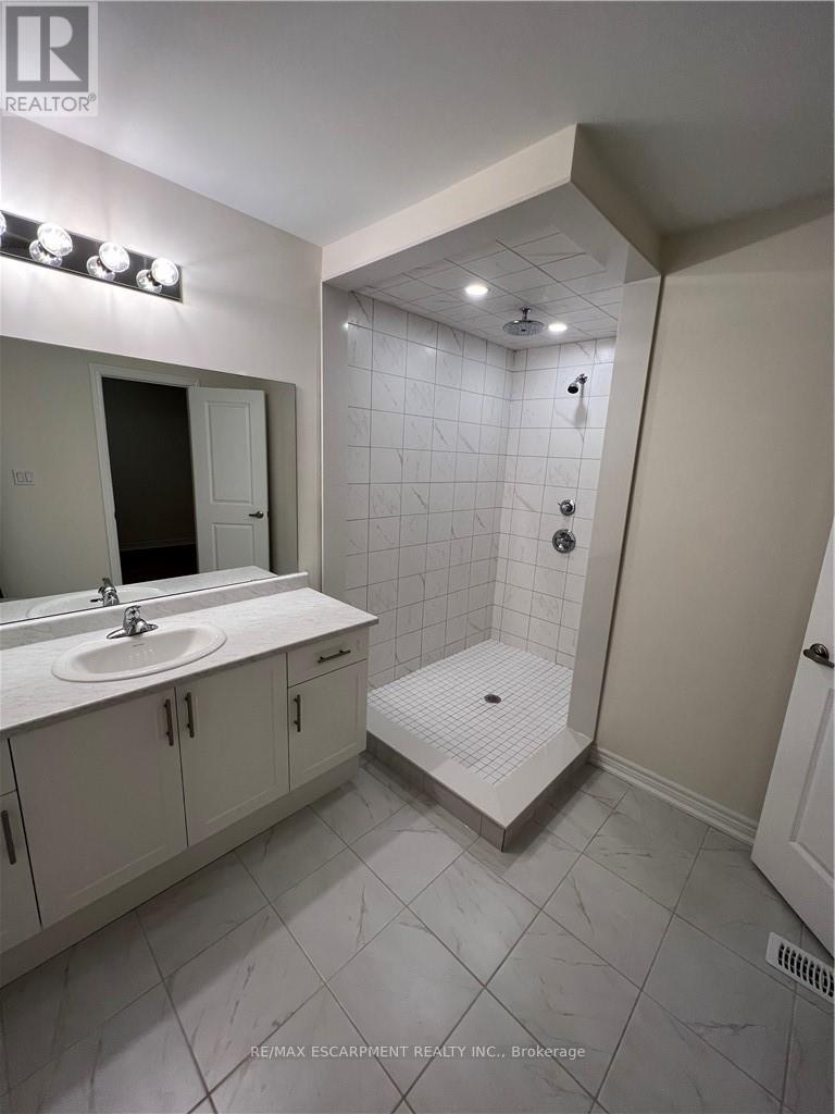 5 Genoa Drive, Hamilton, Ontario  L9B 0K1 - Photo 20 - X12761222